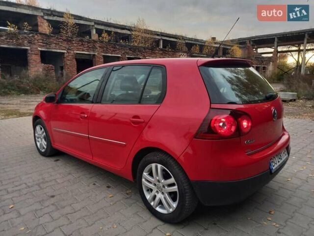 Красный Фольксваген Гольф, объемом двигателя 1.39 л и пробегом 205 тыс. км за 5399 $, фото 5 на Automoto.ua