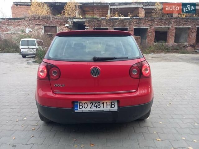 Красный Фольксваген Гольф, объемом двигателя 1.39 л и пробегом 205 тыс. км за 5399 $, фото 15 на Automoto.ua