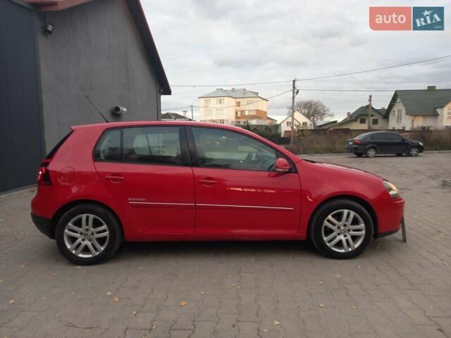 Красный Фольксваген Гольф, объемом двигателя 1.39 л и пробегом 205 тыс. км за 5399 $, фото 7 на Automoto.ua