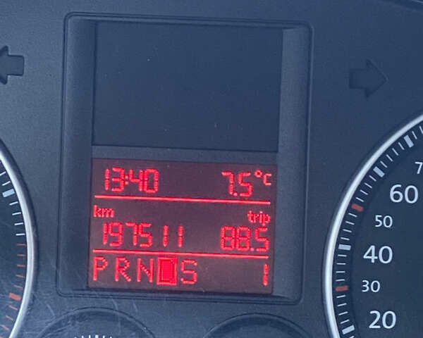 Червоний Фольксваген Гольф, об'ємом двигуна 1.6 л та пробігом 197 тис. км за 7700 $, фото 6 на Automoto.ua