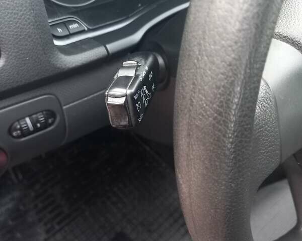 Красный Фольксваген Гольф, объемом двигателя 1.39 л и пробегом 205 тыс. км за 5399 $, фото 39 на Automoto.ua