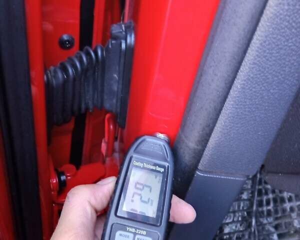 Красный Фольксваген Гольф, объемом двигателя 1.39 л и пробегом 205 тыс. км за 5399 $, фото 78 на Automoto.ua