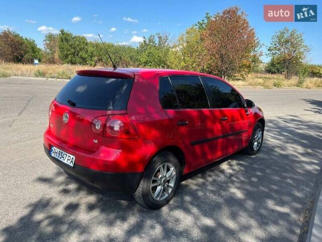 Красный Фольксваген Гольф, объемом двигателя 1.6 л и пробегом 231 тыс. км за 5500 $, фото 6 на Automoto.ua