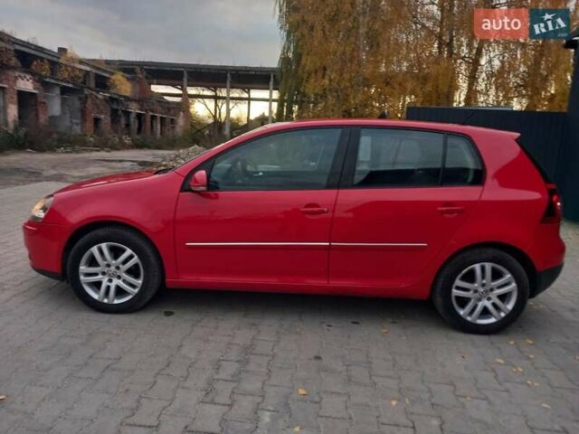 Красный Фольксваген Гольф, объемом двигателя 1.39 л и пробегом 205 тыс. км за 5399 $, фото 4 на Automoto.ua