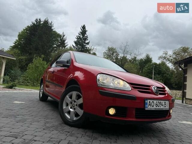 Красный Фольксваген Гольф, объемом двигателя 1.6 л и пробегом 126 тыс. км за 6799 $, фото 41 на Automoto.ua