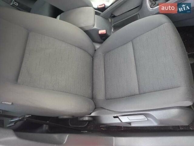 Красный Фольксваген Гольф, объемом двигателя 1.39 л и пробегом 205 тыс. км за 5399 $, фото 28 на Automoto.ua