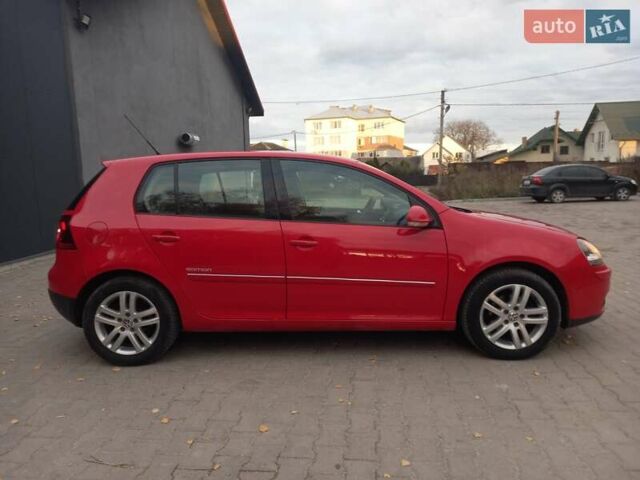 Красный Фольксваген Гольф, объемом двигателя 1.39 л и пробегом 205 тыс. км за 5399 $, фото 14 на Automoto.ua
