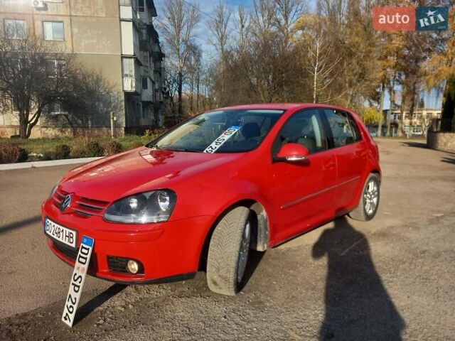Червоний Фольксваген Гольф, об'ємом двигуна 1.4 л та пробігом 205 тис. км за 4950 $, фото 2 на Automoto.ua