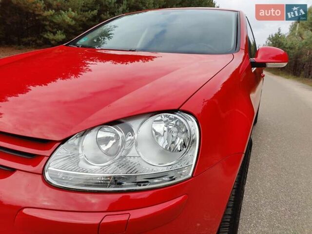 Красный Фольксваген Гольф, объемом двигателя 1.6 л и пробегом 184 тыс. км за 6450 $, фото 22 на Automoto.ua