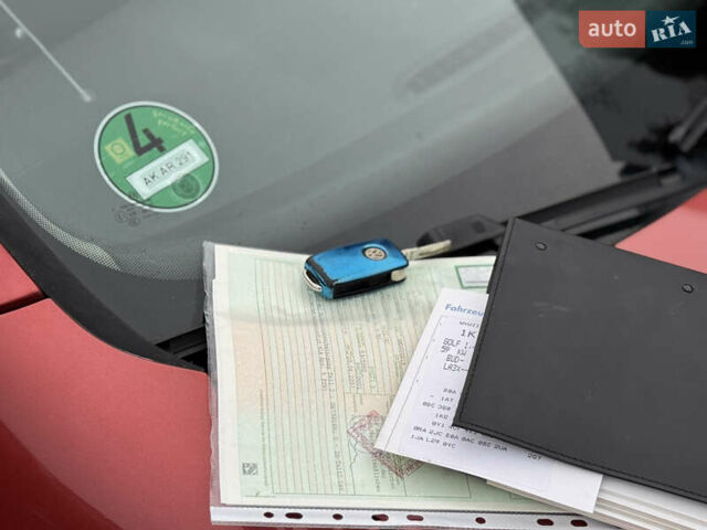 Червоний Фольксваген Гольф, об'ємом двигуна 1.4 л та пробігом 231 тис. км за 5600 $, фото 31 на Automoto.ua