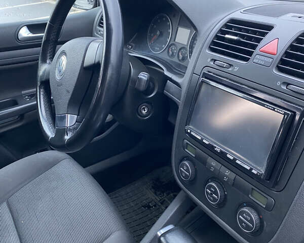 Червоний Фольксваген Гольф, об'ємом двигуна 1.6 л та пробігом 197 тис. км за 7700 $, фото 11 на Automoto.ua