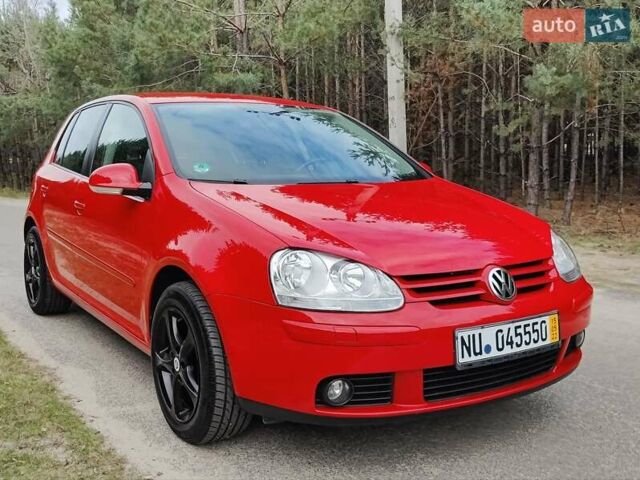 Красный Фольксваген Гольф, объемом двигателя 1.6 л и пробегом 184 тыс. км за 6450 $, фото 5 на Automoto.ua