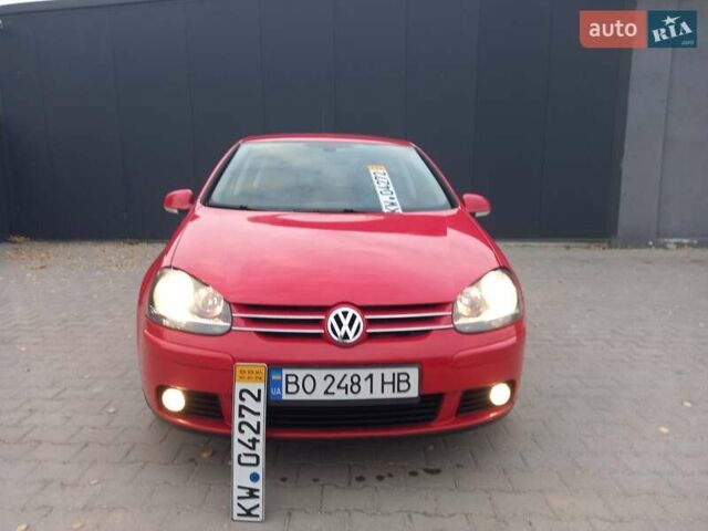 Красный Фольксваген Гольф, объемом двигателя 1.39 л и пробегом 205 тыс. км за 5399 $, фото 3 на Automoto.ua