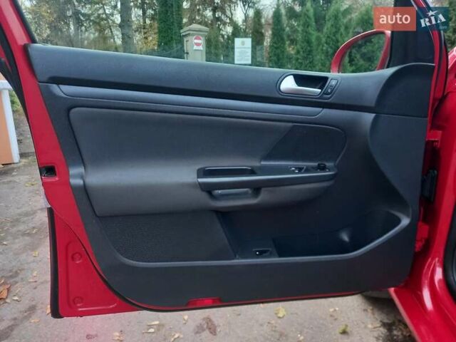 Червоний Фольксваген Гольф, об'ємом двигуна 1.4 л та пробігом 205 тис. км за 4950 $, фото 51 на Automoto.ua