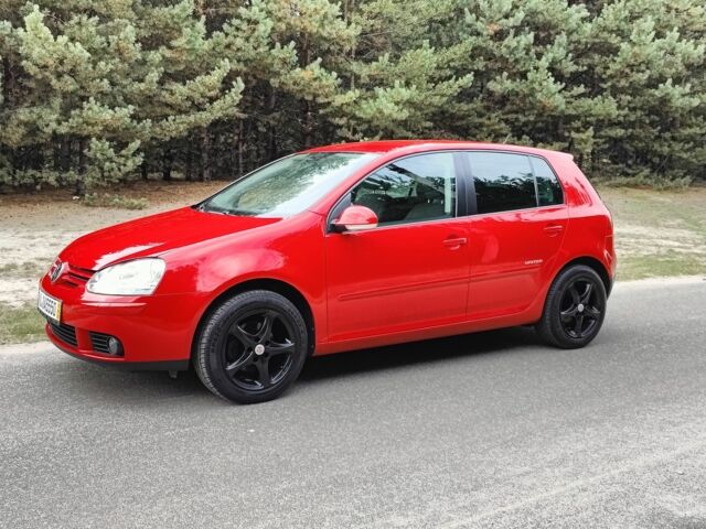 Красный Фольксваген Гольф, объемом двигателя 1.6 л и пробегом 184 тыс. км за 6450 $, фото 1 на Automoto.ua