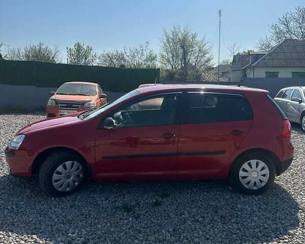 Красный Фольксваген Гольф, объемом двигателя 1.6 л и пробегом 216 тыс. км за 5990 $, фото 3 на Automoto.ua