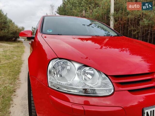 Красный Фольксваген Гольф, объемом двигателя 1.6 л и пробегом 184 тыс. км за 6450 $, фото 24 на Automoto.ua