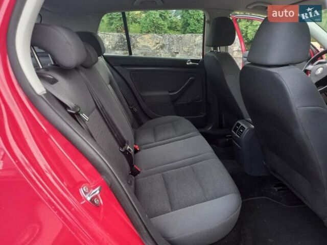 Красный Фольксваген Гольф, объемом двигателя 1.39 л и пробегом 205 тыс. км за 5399 $, фото 31 на Automoto.ua