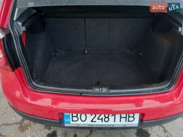 Червоний Фольксваген Гольф, об'ємом двигуна 1.4 л та пробігом 205 тис. км за 4950 $, фото 41 на Automoto.ua