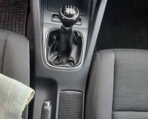 Червоний Фольксваген Гольф, об'ємом двигуна 1.4 л та пробігом 205 тис. км за 4950 $, фото 48 на Automoto.ua