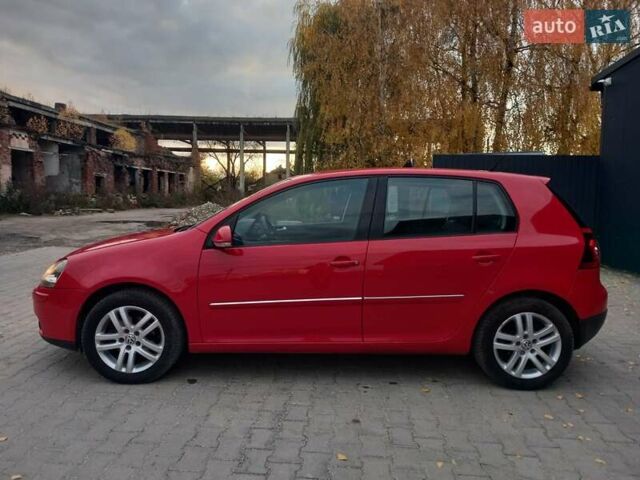 Красный Фольксваген Гольф, объемом двигателя 1.39 л и пробегом 205 тыс. км за 5399 $, фото 11 на Automoto.ua