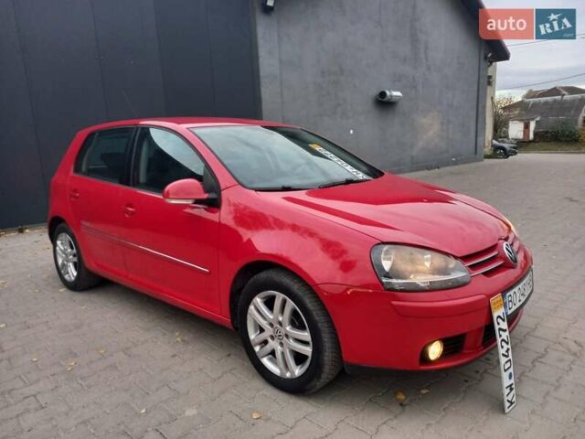 Красный Фольксваген Гольф, объемом двигателя 1.39 л и пробегом 205 тыс. км за 5399 $, фото 8 на Automoto.ua