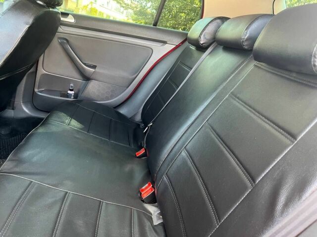 Красный Фольксваген Гольф, объемом двигателя 1.6 л и пробегом 230 тыс. км за 5300 $, фото 7 на Automoto.ua