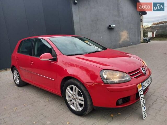 Красный Фольксваген Гольф, объемом двигателя 1.39 л и пробегом 205 тыс. км за 5399 $, фото 13 на Automoto.ua