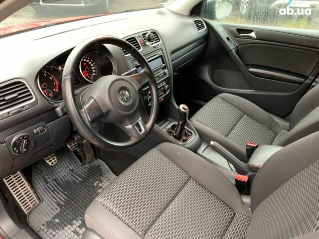 Красный Фольксваген Гольф, объемом двигателя 1.6 л и пробегом 197 тыс. км за 7690 $, фото 28 на Automoto.ua