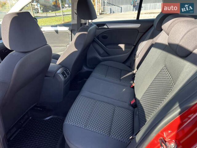 Червоний Фольксваген Гольф, об'ємом двигуна 1.6 л та пробігом 195 тис. км за 6900 $, фото 25 на Automoto.ua