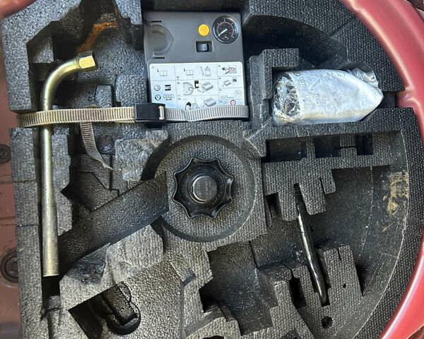 Красный Фольксваген Гольф, объемом двигателя 1.4 л и пробегом 205 тыс. км за 7350 $, фото 25 на Automoto.ua