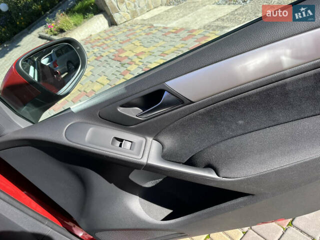 Червоний Фольксваген Гольф, об'ємом двигуна 1.39 л та пробігом 257 тис. км за 7990 $, фото 9 на Automoto.ua