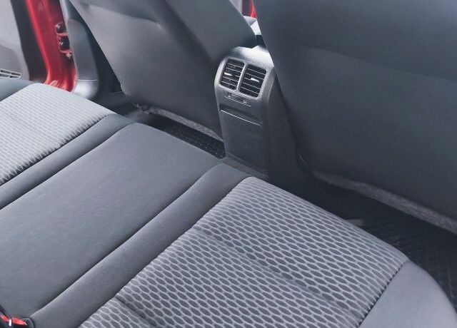 Красный Фольксваген Гольф, объемом двигателя 1.6 л и пробегом 196 тыс. км за 8000 $, фото 18 на Automoto.ua