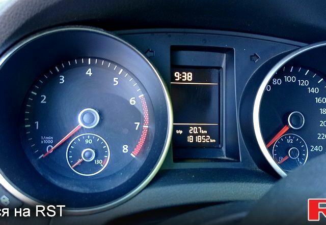 Красный Фольксваген Гольф, объемом двигателя 1.4 л и пробегом 182 тыс. км за 7000 $, фото 1 на Automoto.ua