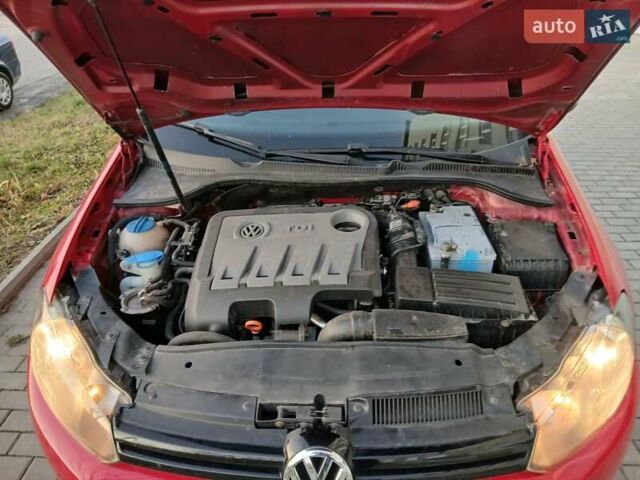 Червоний Фольксваген Гольф, об'ємом двигуна 1.6 л та пробігом 200 тис. км за 5200 $, фото 4 на Automoto.ua