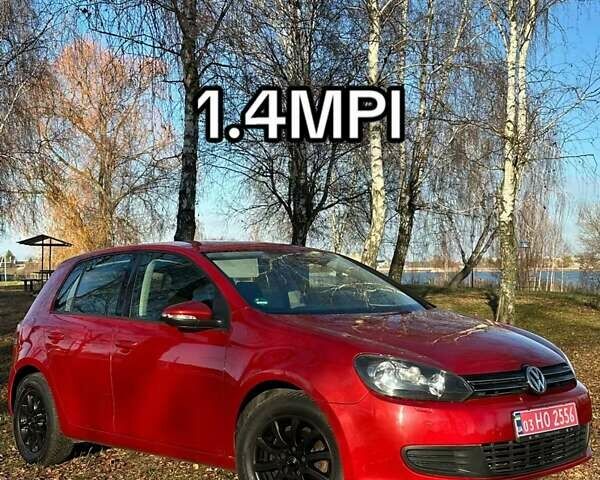 Красный Фольксваген Гольф, объемом двигателя 1.39 л и пробегом 188 тыс. км за 7300 $, фото 8 на Automoto.ua