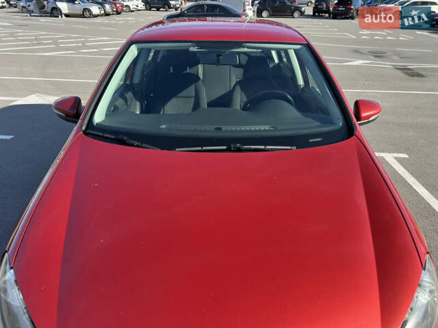 Червоний Фольксваген Гольф, об'ємом двигуна 1.6 л та пробігом 195 тис. км за 6900 $, фото 4 на Automoto.ua