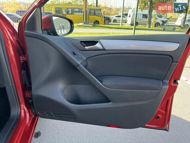 Червоний Фольксваген Гольф, об'ємом двигуна 1.6 л та пробігом 195 тис. км за 6900 $, фото 19 на Automoto.ua