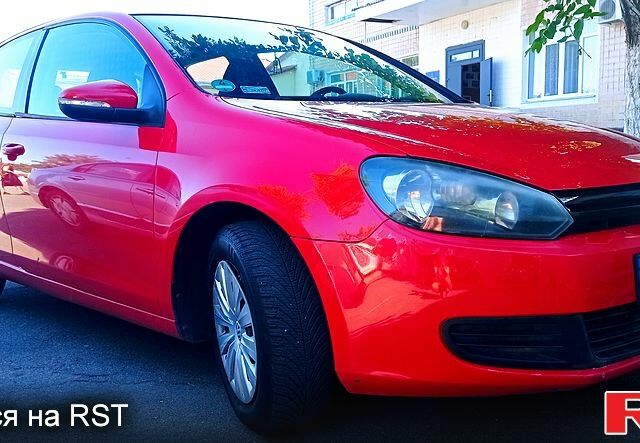 Красный Фольксваген Гольф, объемом двигателя 1.4 л и пробегом 182 тыс. км за 7000 $, фото 2 на Automoto.ua