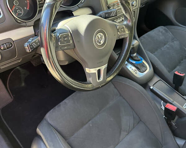 Червоний Фольксваген Гольф, об'ємом двигуна 1.39 л та пробігом 257 тис. км за 7990 $, фото 8 на Automoto.ua