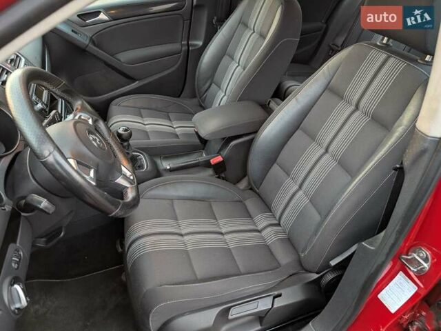 Красный Фольксваген Гольф, объемом двигателя 1.39 л и пробегом 186 тыс. км за 7500 $, фото 19 на Automoto.ua