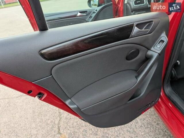 Красный Фольксваген Гольф, объемом двигателя 1.39 л и пробегом 186 тыс. км за 7500 $, фото 23 на Automoto.ua