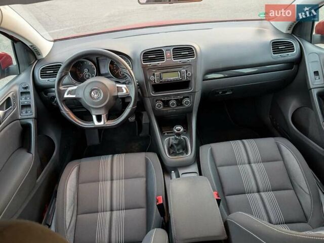 Красный Фольксваген Гольф, объемом двигателя 1.39 л и пробегом 186 тыс. км за 7500 $, фото 41 на Automoto.ua