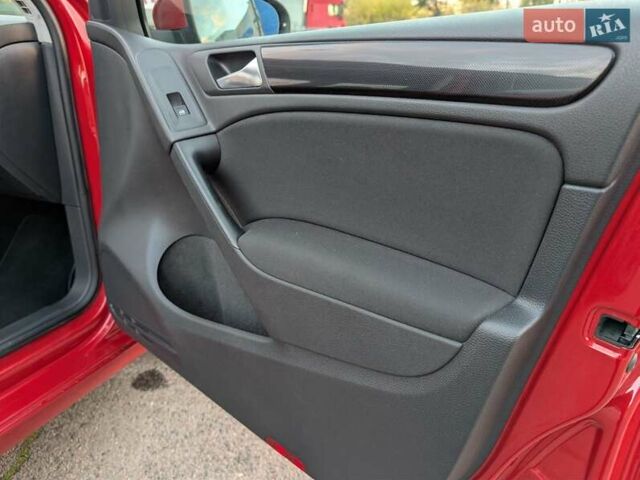 Красный Фольксваген Гольф, объемом двигателя 1.39 л и пробегом 186 тыс. км за 7500 $, фото 30 на Automoto.ua