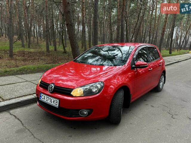 Красный Фольксваген Гольф, объемом двигателя 1.6 л и пробегом 288 тыс. км за 8000 $, фото 2 на Automoto.ua