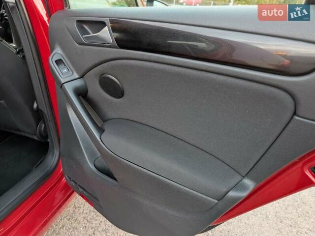 Красный Фольксваген Гольф, объемом двигателя 1.39 л и пробегом 186 тыс. км за 7500 $, фото 26 на Automoto.ua