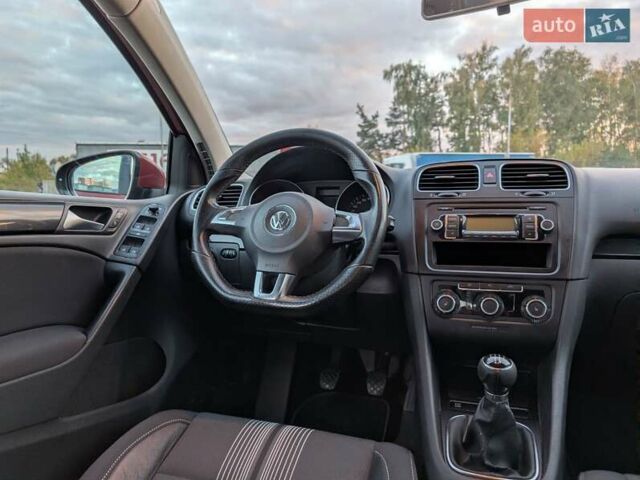 Красный Фольксваген Гольф, объемом двигателя 1.39 л и пробегом 186 тыс. км за 7500 $, фото 37 на Automoto.ua