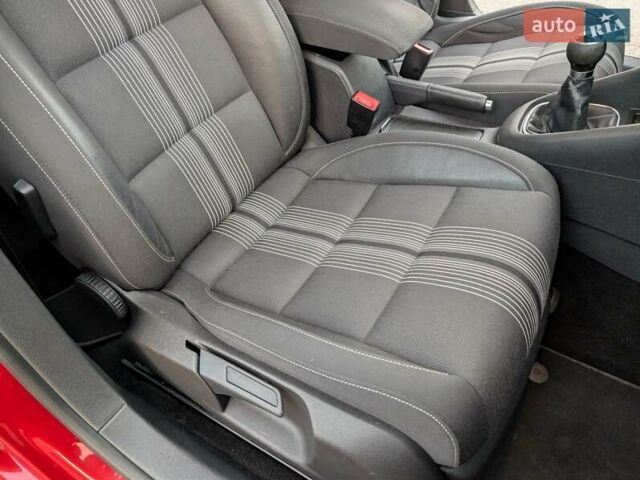 Красный Фольксваген Гольф, объемом двигателя 1.39 л и пробегом 186 тыс. км за 7500 $, фото 32 на Automoto.ua