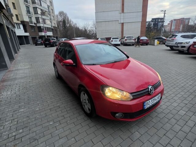 Красный Фольксваген Гольф, объемом двигателя 0 л и пробегом 247 тыс. км за 7200 $, фото 2 на Automoto.ua