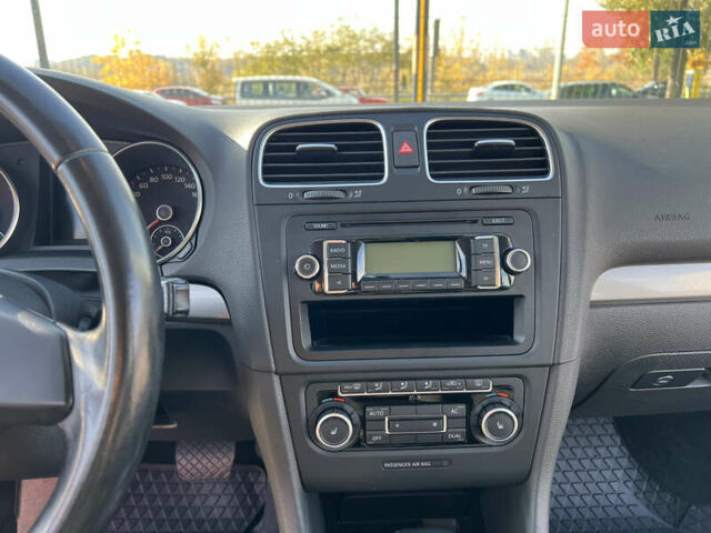 Червоний Фольксваген Гольф, об'ємом двигуна 1.6 л та пробігом 195 тис. км за 6900 $, фото 13 на Automoto.ua